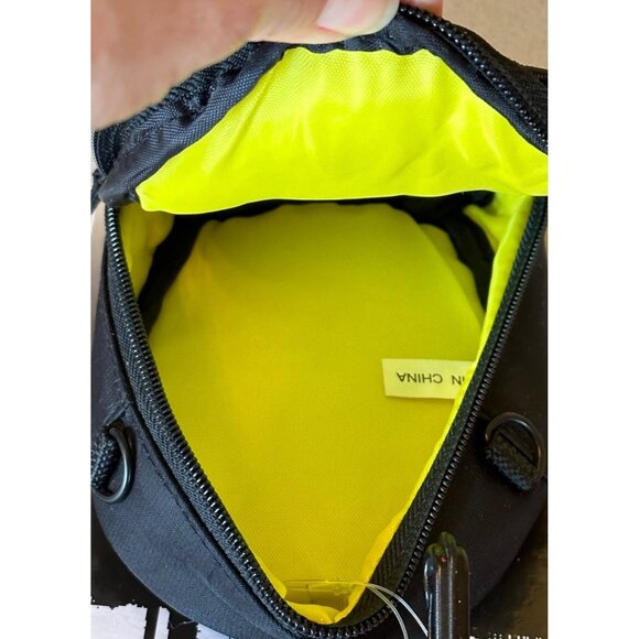 Denali Brand Black Double Zip Camera/Cell Phone Shoulder Bag (SEE FEATURES) - Picture 6 of 12